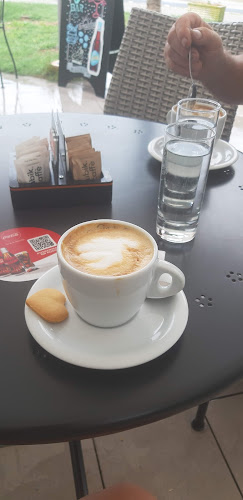 Pastry Shop and Café Opera - Gastronomija in gostinstvo