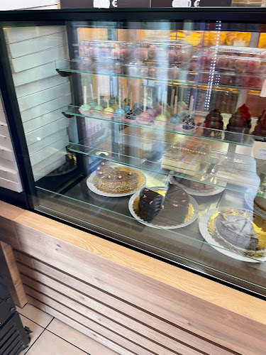 VIŠKA PEKARNA IN SLAŠČIČARNA - ANAPEK d.o.o. - Gastronomija in gostinstvo