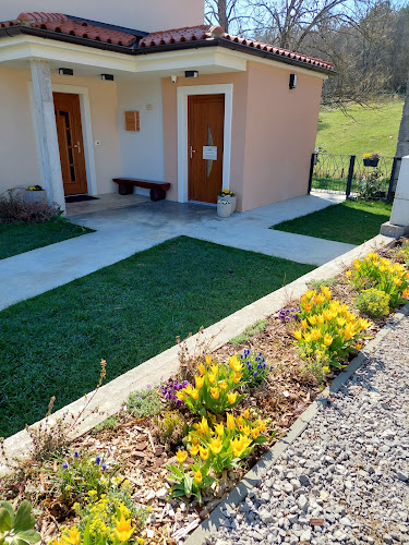 Opinii despre Kolački, slaščičarstvo Petra Smrekar, s.p. în Obrov - Gastronomija in gostinstvo