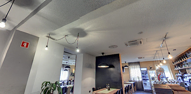 Cesta na Vrhovce 4, 1000 Ljubljana