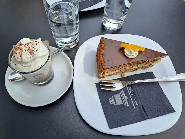 Opinii despre Kavarna Zvon, Euro Markt d.o.o. în Izola - Gastronomija in gostinstvo