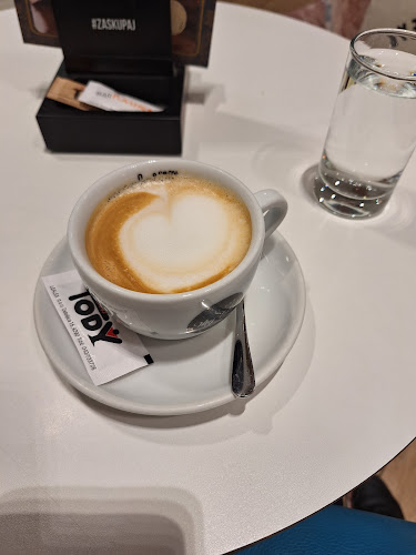 trgovski center E.Leclerc, Jurčkova Cesta 225, 1000 Ljubljana