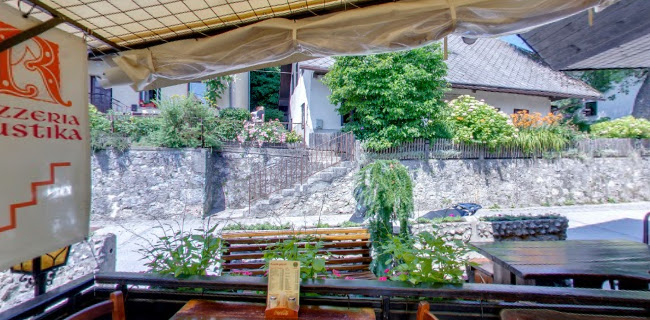 Pizzeria Rustika - Gastronomija in gostinstvo