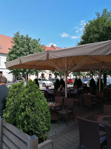 Royal Caffe - Gastronomija in gostinstvo