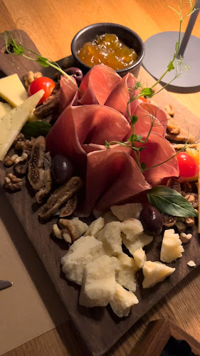 Opinii despre naša hiša | bar & kitchen în Ljubljana - Gastronomija in gostinstvo