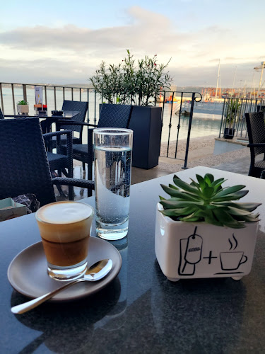 Kavarna Cappuccino Kroštola - Gastronomija in gostinstvo