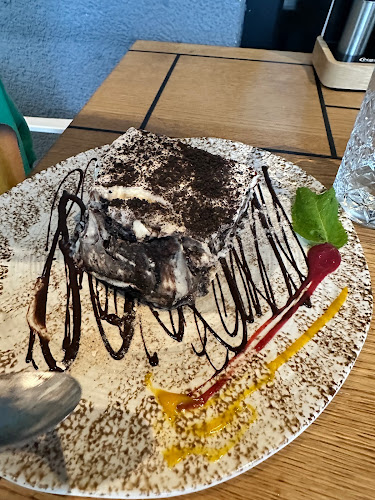 Ob bregu 20, 2000 Maribor