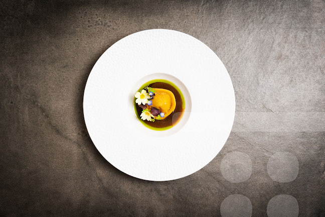 Miza za štiri - Gastronomija in gostinstvo