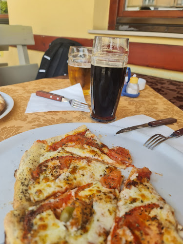 Opinii despre Pizzerija Piramida în Ljubljana - Gastronomija in gostinstvo