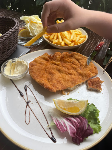 Etna picerija-italijanska kuhinja - Gastronomija in gostinstvo