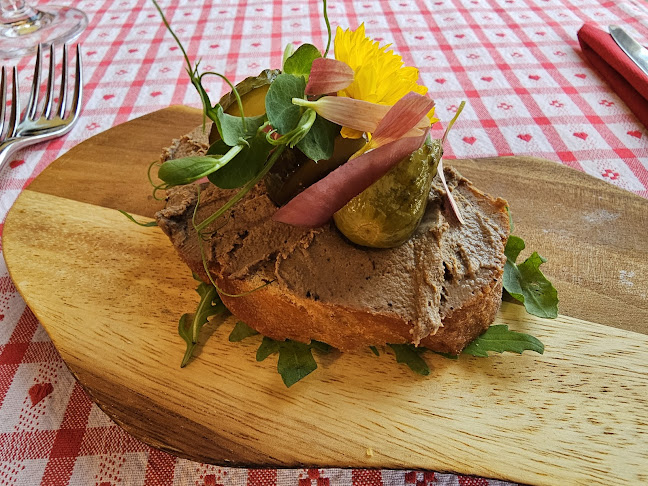 Restavracija in prenočiščaTulipan