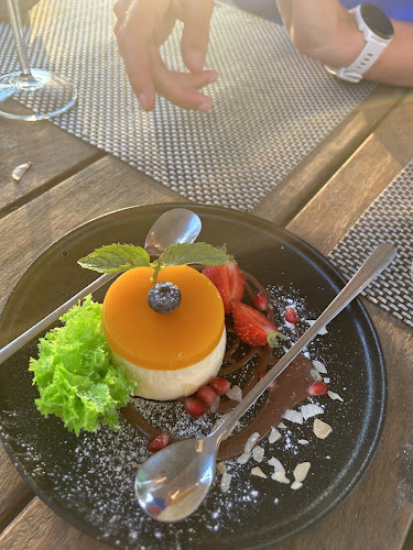 Savor bistro & wine bar