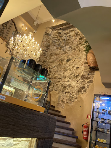 Katedrala bar - Gastronomija in gostinstvo