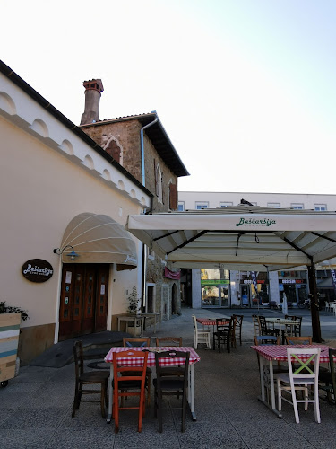 Comentarii opinii despre Baščaršija (Koper Carpacciov trg)