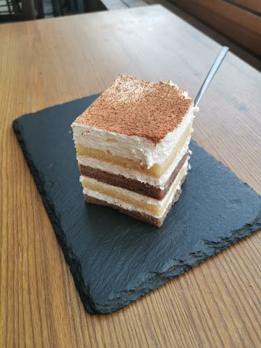 Bistro Ambasada - Gastronomija in gostinstvo