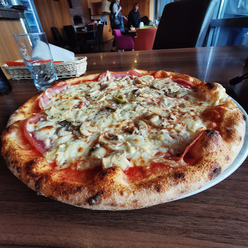 Maxim Sevnica trgovina in gostinstvo D.O.O.; PE pizzerija Maxim - Trebnje