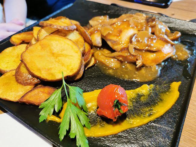 Restavracija Camino - Gastronomija in gostinstvo