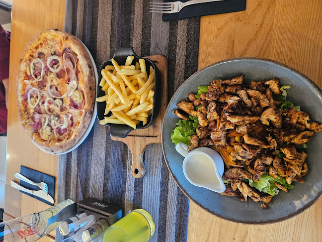 Comentarii opinii despre Villa Monde