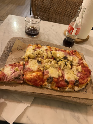 Pizzeria Piccola