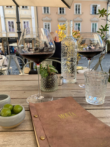 Comentarii opinii despre Vinoteka Movia