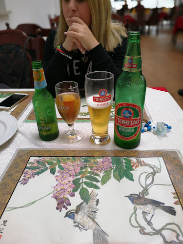 Kitajski Dvor (皇宫） - Gastronomija in gostinstvo