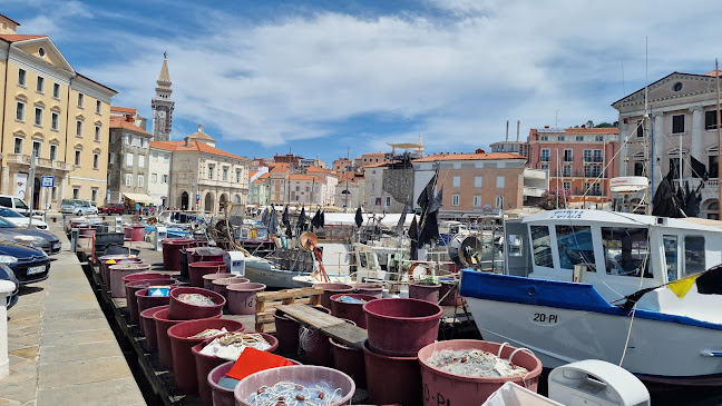 Morski val - Gastronomija in gostinstvo