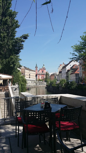 Opinii despre Dvorni Bar în Ljubljana - Gastronomija in gostinstvo