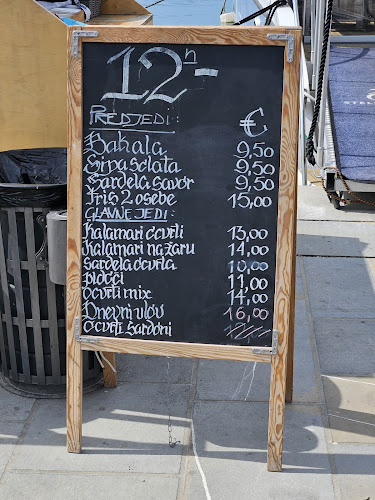 Stella Maris - ribja kantina in bar - Gastronomija in gostinstvo
