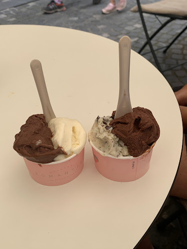 Dvorni trg 1, 1000 Ljubljana