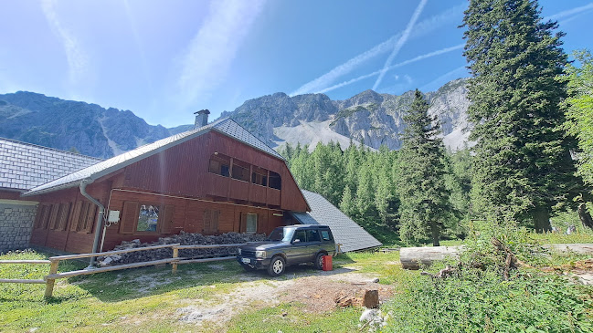 Zavrh - Gastronomija in gostinstvo