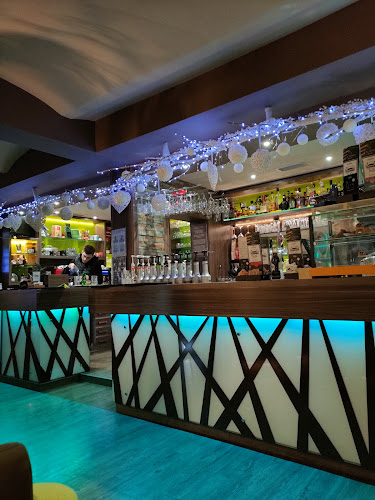 Zajček bar - Gastronomija in gostinstvo