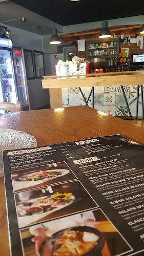 Picerija Nekropolis - Gastronomija in gostinstvo