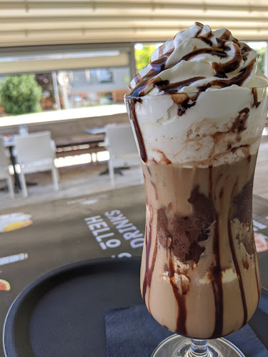 Kavarna Zlato polje - Gastronomija in gostinstvo