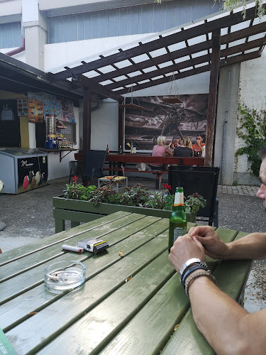 Sports Cafe letališče Levec