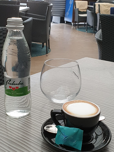 Bar Safir - Gastronomija in gostinstvo