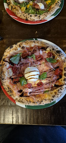 Opinii despre 400 Gradi Kranj, Pizzeria Napoletana în Kranj - Gastronomija in gostinstvo