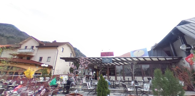 Tea-ter Bar Jesenice - Gastronomija in gostinstvo