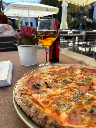 Lipa kavarna, pivnica in restavracija