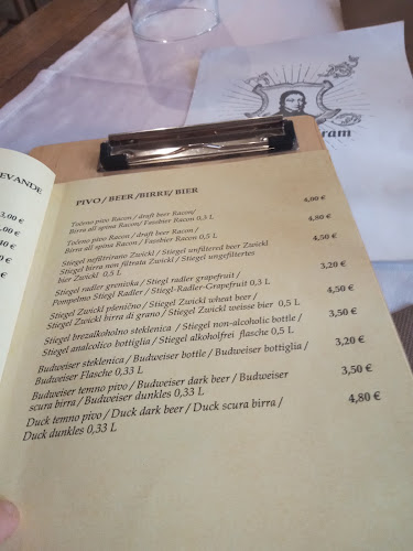 Vodnikov trg 2, 1000 Ljubljana