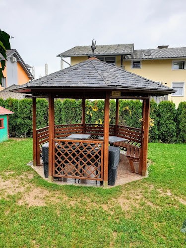 Dnevni bar Karantanija Mojca Bučar s.p. - Gastronomija in gostinstvo