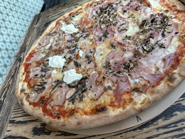 Gosposka ulica 8, 2000 Maribor