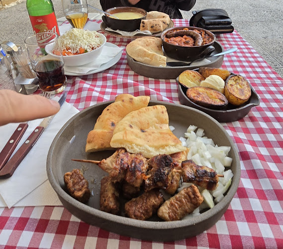 Opinii despre Baščaršija (Koper Carpacciov trg) în Koper - Gastronomija in gostinstvo