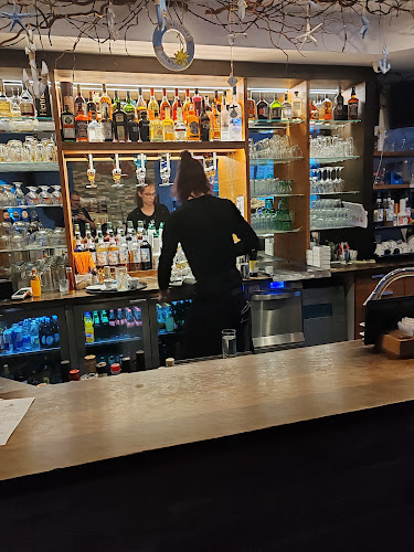 Comentarii opinii despre Pavilion Cafee Bar