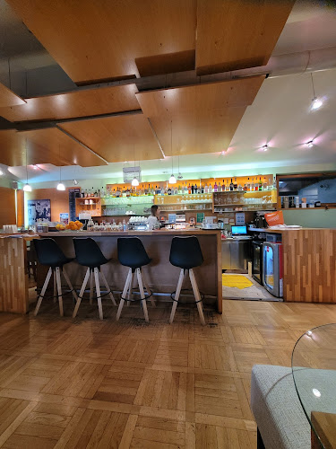 Kavarna Apolo - Gastronomija in gostinstvo