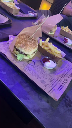 BURGER HUT TROJA - Gastronomija in gostinstvo