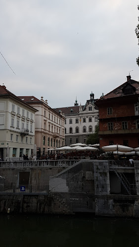 Opinii despre Karibi, Gostinstvo, D.O.O. în Ljubljana - Gastronomija in gostinstvo