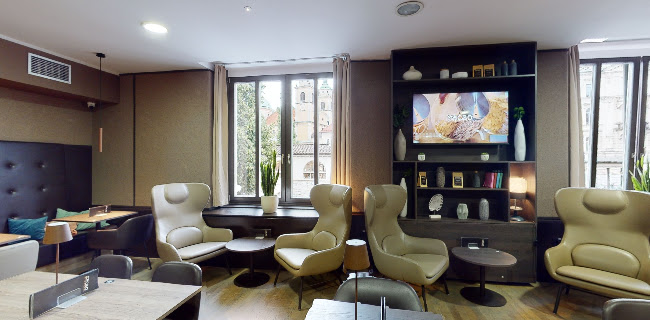 Petkovškovo nabrežje 3, 1000 Ljubljana