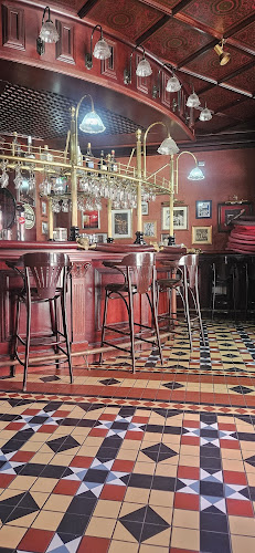 Trg Izgnancev 2, 8250 Brežice