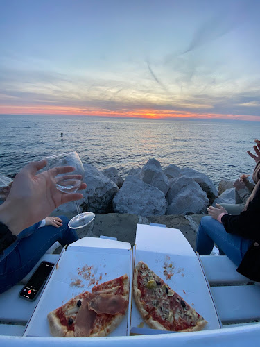 Pizza Petica - Gastronomija in gostinstvo