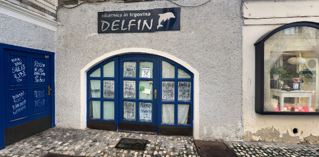 Ribarnica in restavracija Delfin